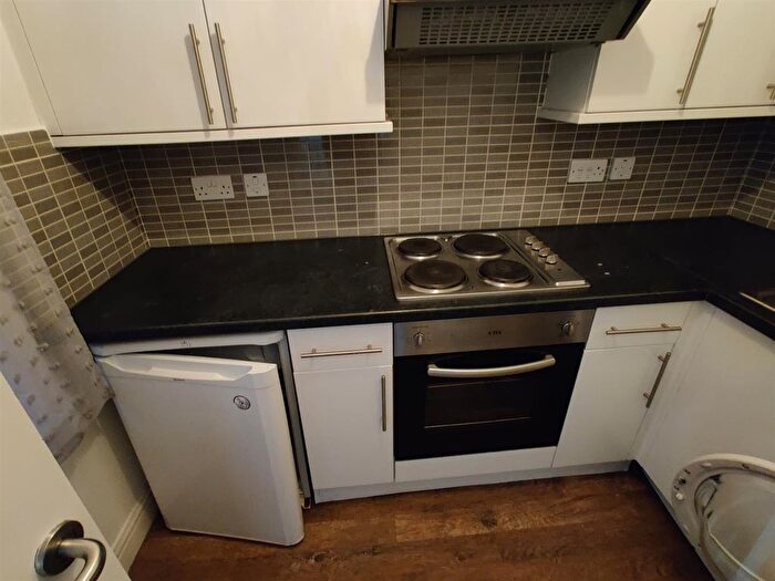 Studio To Rent In Rock Street, London, N4