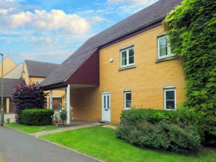 2 Bedroom Coach House To Rent In Marsh Walk, Witney, OX28