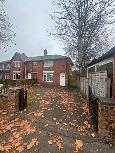 3 Bedroom Semi-Detached House To Rent In Chantry Avenue, Walsall, WS3