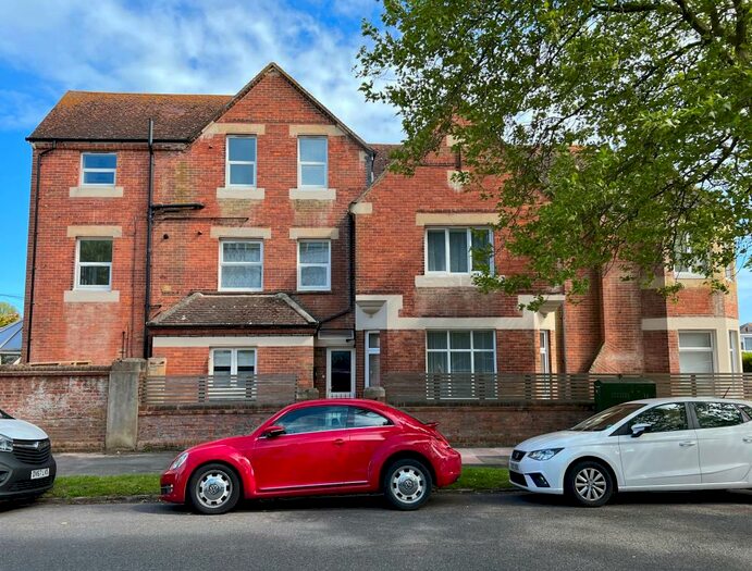 2 Bedroom Flat To Rent In Enys Road, Upperton, BN21