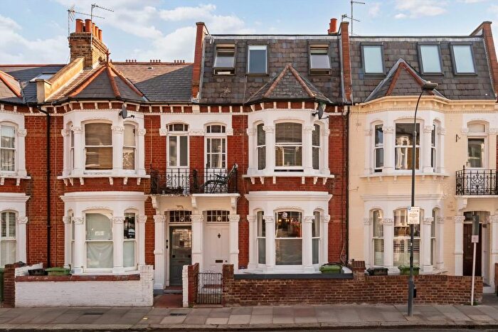 2 Bedroom Flat For Sale In Mirabel Road, Fulham, SW6