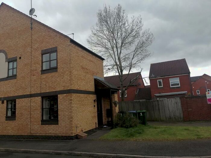1 Bedroom Semi-Detached House To Rent In Hawkins Croft, Tipton, West Midlands, DY4