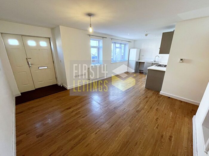 2 Bedroom Flat To Rent In Avenue Road Extension, Clarendon Park, LE2