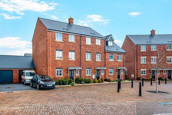 4 Bedroom Town House For Sale In Amazon Way, Wiltshire, BA13