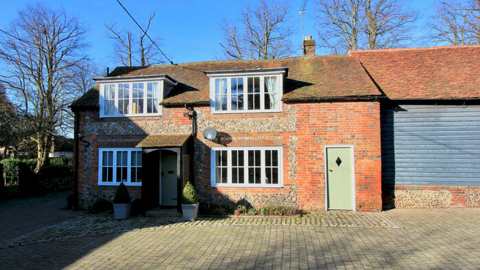 2 Bedroom Cottage To Rent In Hunts Hill Lane, High Wycombe, HP14