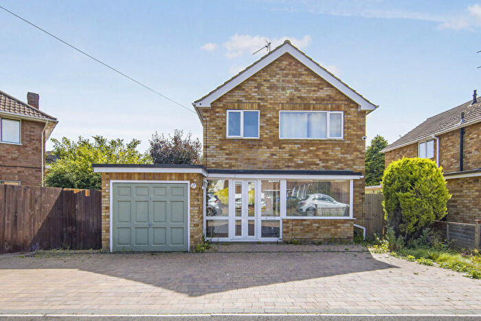 4 Bedroom Detached House For Sale In Beaufort Drive, Barton Seagrave, NN15