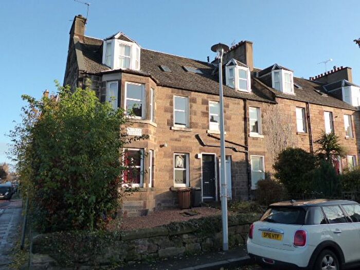 4 Bedroom Flat To Rent In Primrose Terrace, Shandon, Edinburgh, EH11