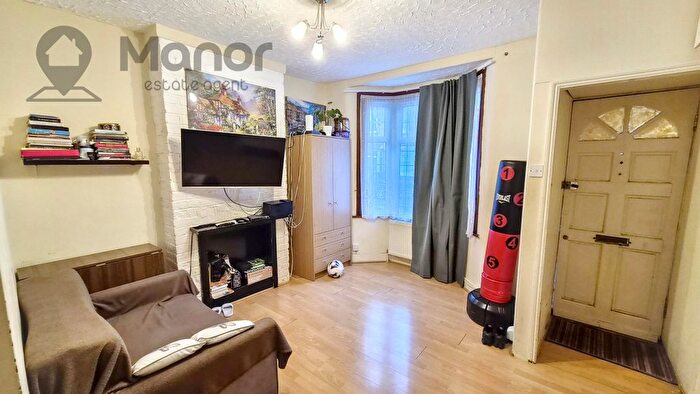 2 Bedroom Terraced House To Rent In Vernon Road, Stratford, E15