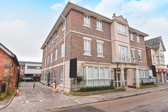 2 Bedroom Flat To Rent In Maidenhead, Berkshire, SL6