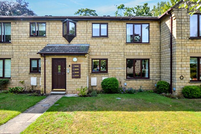 2 Bedroom Apartment For Sale In North Grove Court, Wetherby, LS22