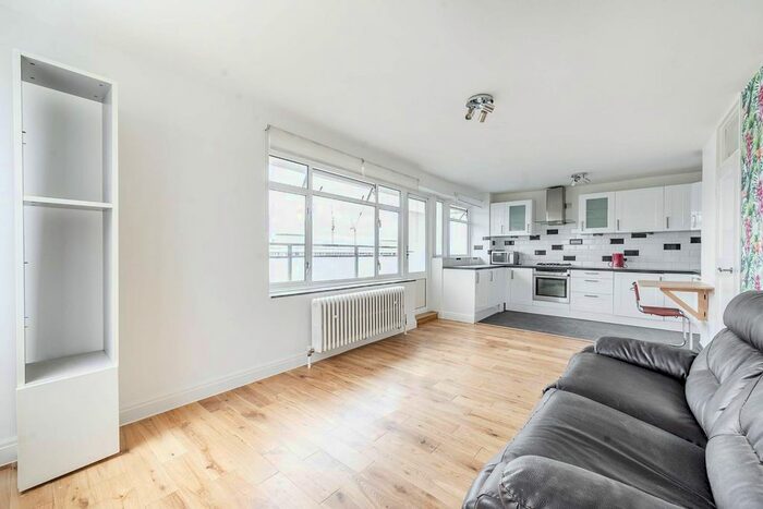 1 Bedroom Flat To Rent In Churchill Gardens, Pimlico, London, SW1V