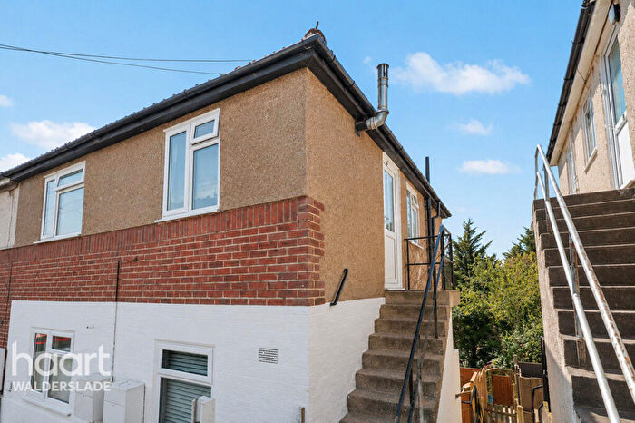 2 Bedroom Maisonette For Sale In Upper Luton Road, Chatham, ME5