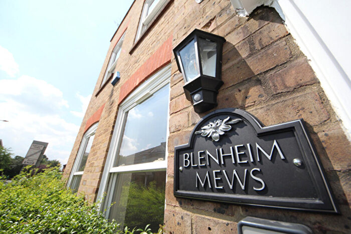 2 Bedroom Flat To Rent In Gladbeck Way, Enfield, EN2