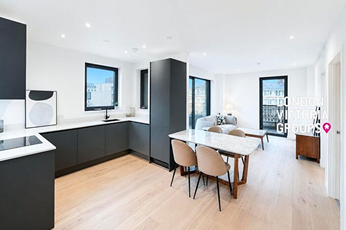 3 Bedroom Flat To Rent In Sutherland Apartments, Alba Square, London, SW1W