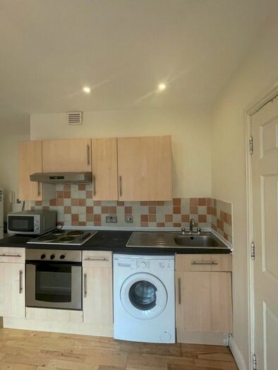 Studio To Rent In High Road, London, NW10