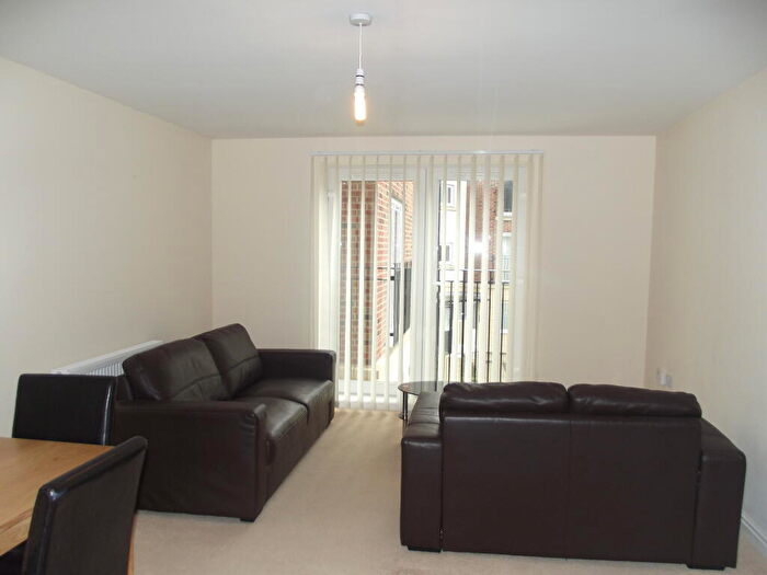 2 Bedroom Apartment To Rent In Shepherds Court, Gilesgate, DH1