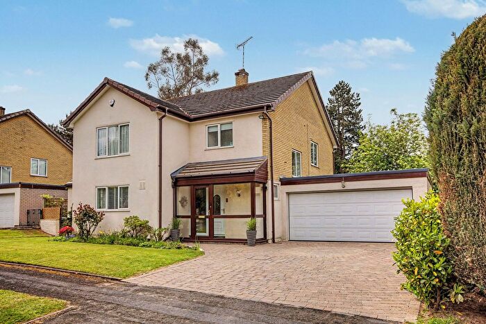 4 Bedroom Detached House For Sale In Oakwood Drive, Prestbury, SK10