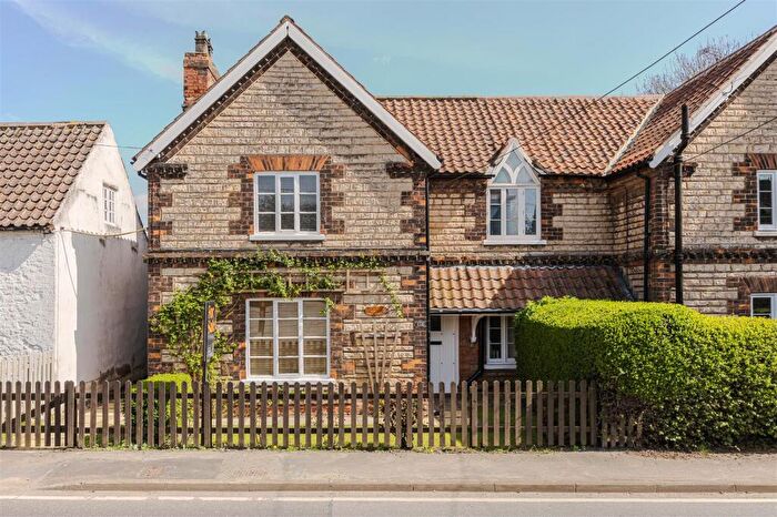 3 Bedroom Semi-Detached House For Sale In Ermine Street, Appleby, DN15