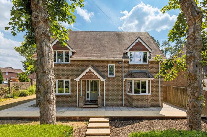 4 Bedroom Detached House For Sale In Alresford Road, Winchester, Hampshire, SO23