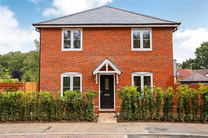 3 Bedroom Detached House To Rent In Oxlease Meadows, Romsey, SO51