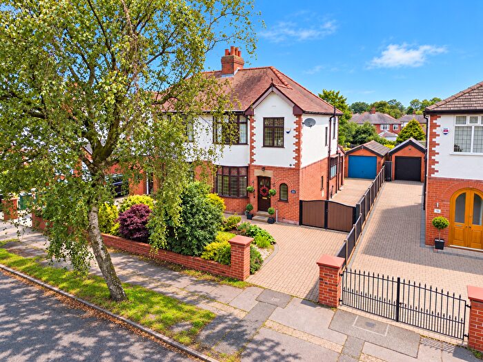 3 Bedroom Semi-Detached House For Sale In Hill Road, Penwortham, Preston, PR1