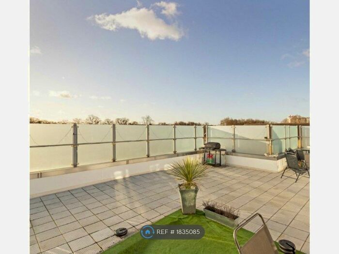 3 Bedroom Flat To Rent In London Road, Kingston Upon Thames, KT2