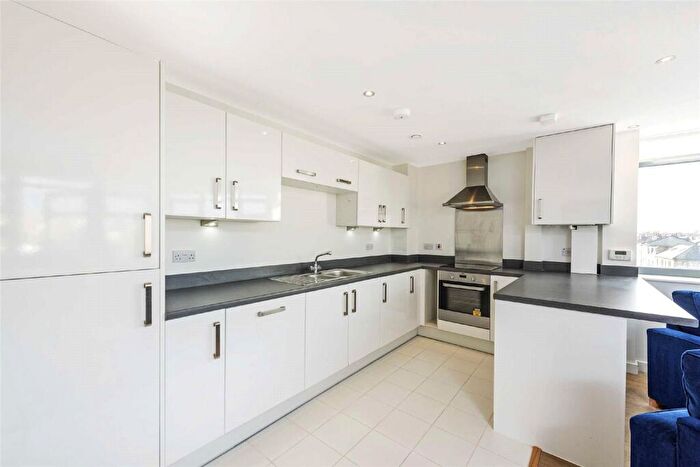 2 Bedroom Flat To Rent In Oldridge Road, London, SW12