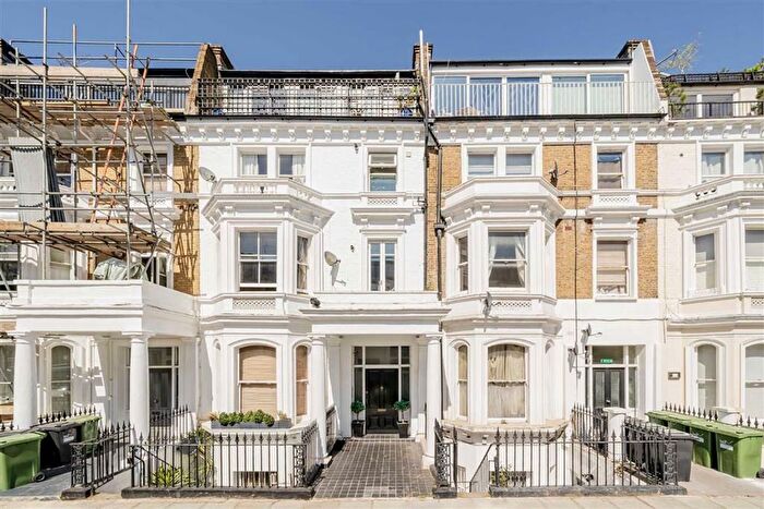 2 Bedroom Flat For Sale In Sinclair Gardens, Brook Green, W14