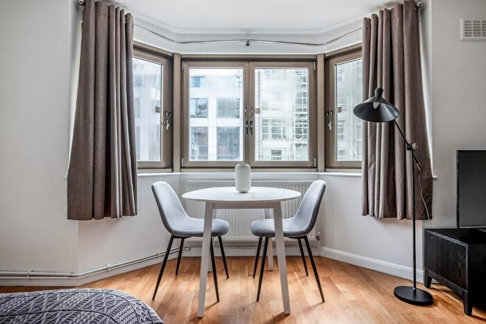 Studio To Rent In Portsoken Street, London, E1