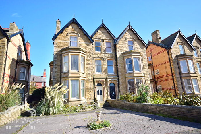 2 Bedroom Flat To Rent In Clifton Drive North, Lytham St Annes, Lancashire, FY8