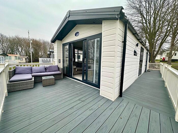 2 Bedroom Mobile Home For Sale In Lee Valley Campsite Sewardstone, Sewardstone Road, E4