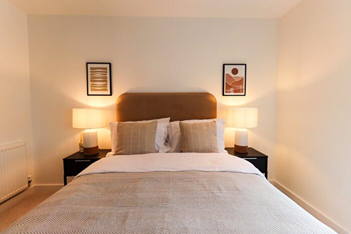 1 Bedroom Flat To Rent In Thames Quarter, Reading, RG1