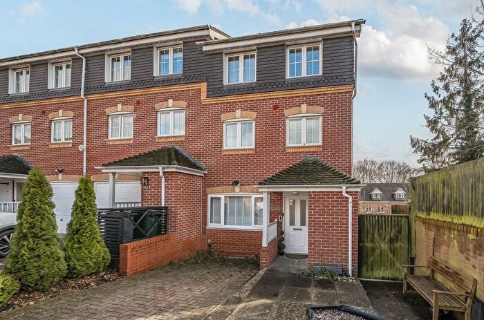 4 Bedroom End Terrace House For Sale In Ruskin, Caversham, Reading, RG4