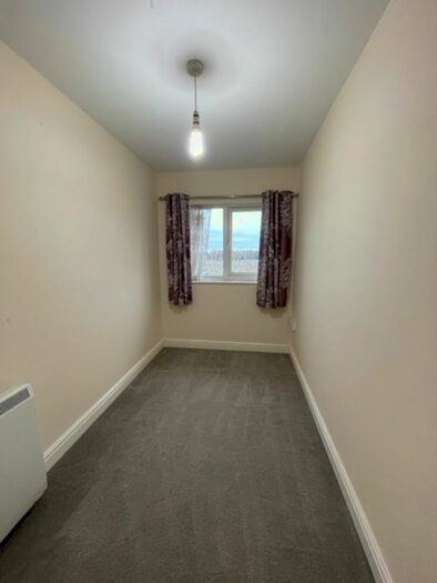 2 Bedroom Flat To Rent In Grilse Close, Edmonton, N9