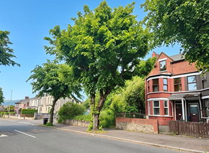 4 Bedroom Semi-Detached House For Sale In Alliance Avenue, Belfast, BT14