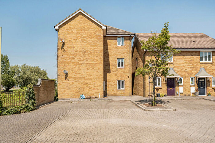 2 Bedroom Apartment For Sale In Woodhouse Road, Swindon, Wiltshire, SN3