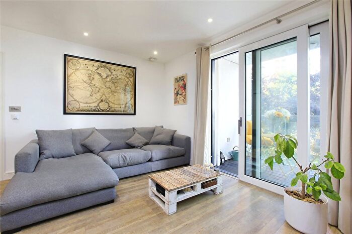 1 Bedroom Flat For Sale In Collet House, Wandsworth Road, SW8