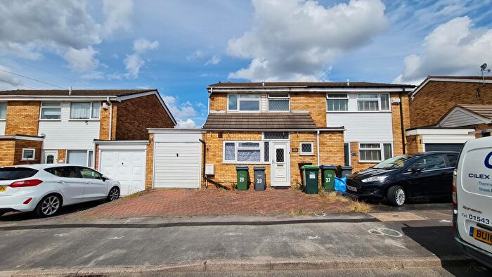4 Bedroom Semi-Detached House To Rent In Francis Ward Close, West Bromwich, Sandwell, B71