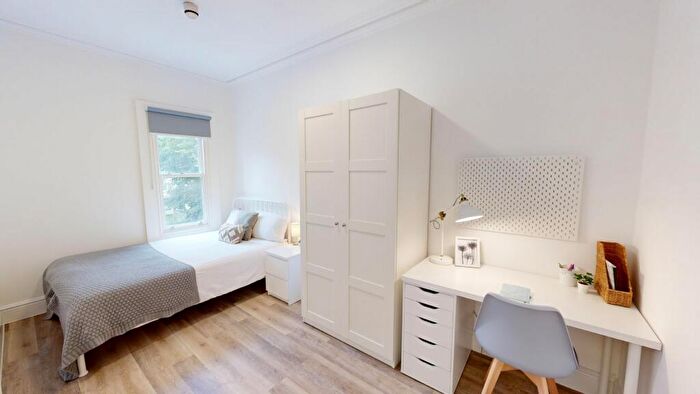 2 Bedroom Flat To Rent In Burns Street, NG7