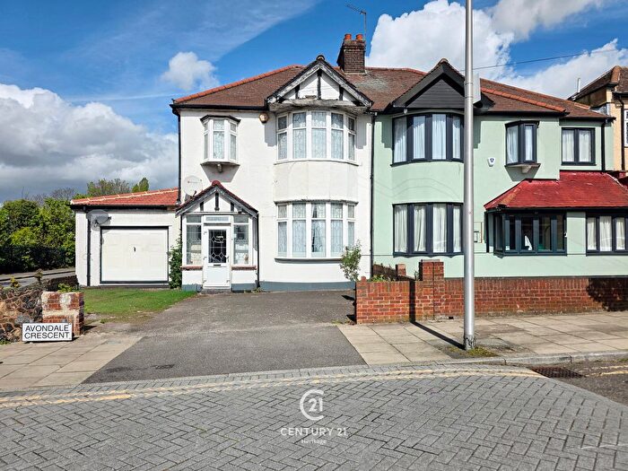 4 Bedroom Semi Detached House For Sale In Avondale Crescent, Ilford, Greater London, IG4