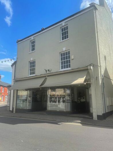 3 Bedroom Maisonette To Rent In George Street, Axminster, EX13