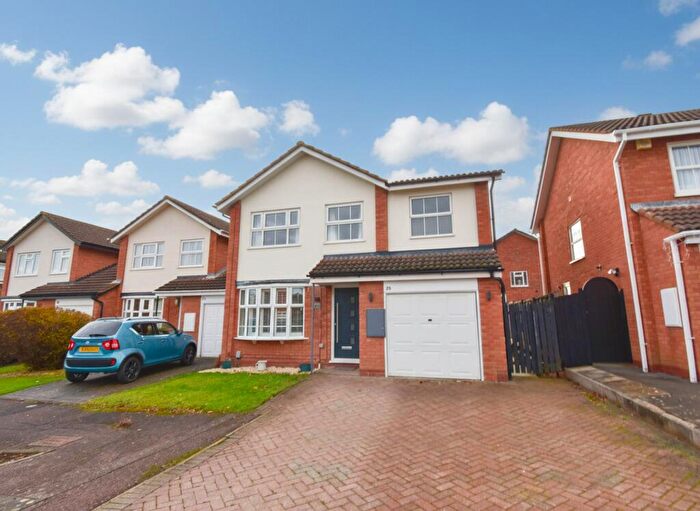 4 Bedroom Detached House For Sale In Chelmer Close, Bedford, MK41