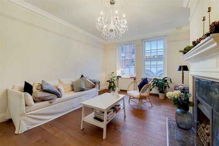3 Bedroom Flat To Rent In Great Portland Street, London, W1W