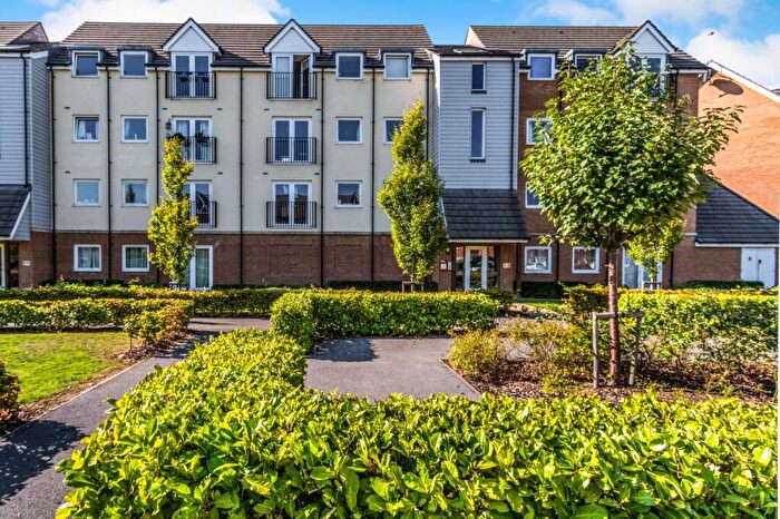 2 Bedroom Flat To Rent In Tudor Crescent, Cosham, PO6