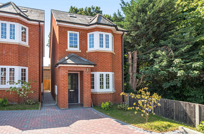 3 Bedroom Semi-Detached House For Sale In Cargate Hill, Aldershot, Hampshire, GU11