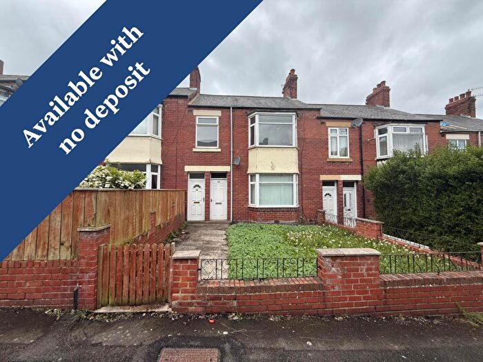 3 Bedroom Flat To Rent In Axwell Terrace, Swalwell, Newcastle Upon Tyne, NE16