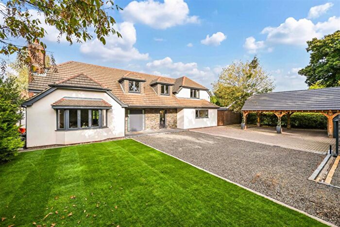 5 Bedroom Detached House For Sale In Greenaway Lane, Warsash, SO31