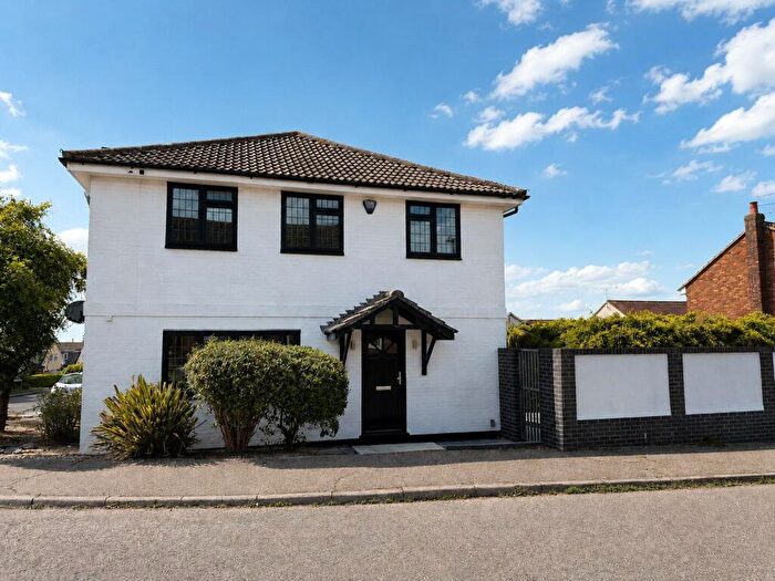 4 Bedroom Detached House For Sale In Paignton Close, Rayleigh, Essex, SS6