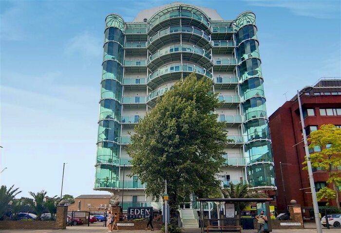 2 Bedroom Flat To Rent In Cavalier House, - Uxbridge Road, Ealing, W5