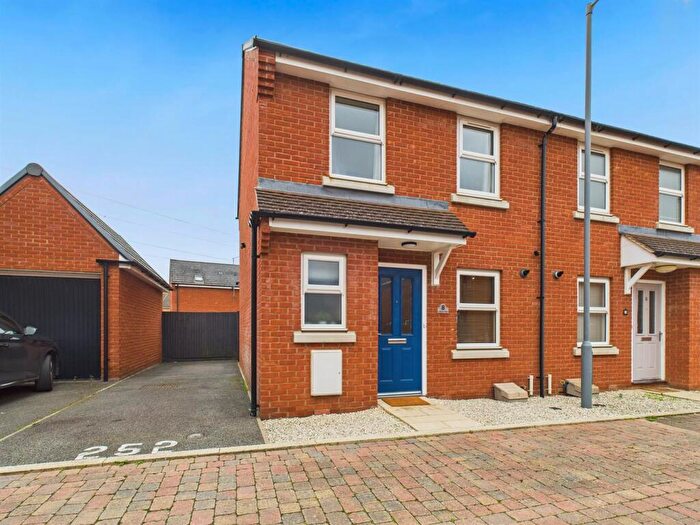 2 Bedroom Semi-Detached House For Sale In Wyatt Way, Berryfields, Aylesbury, HP18